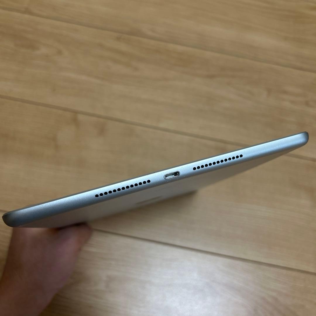 美品Apple iPad 本体　第7世代　128GB 箱付き