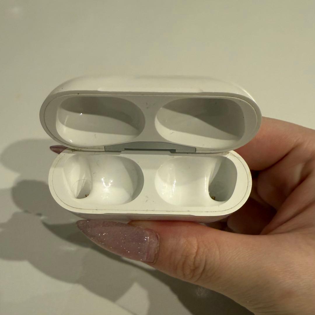 AirPods Pro第2世代　正規品　本体充電ケース＋右耳イヤフォンセット
