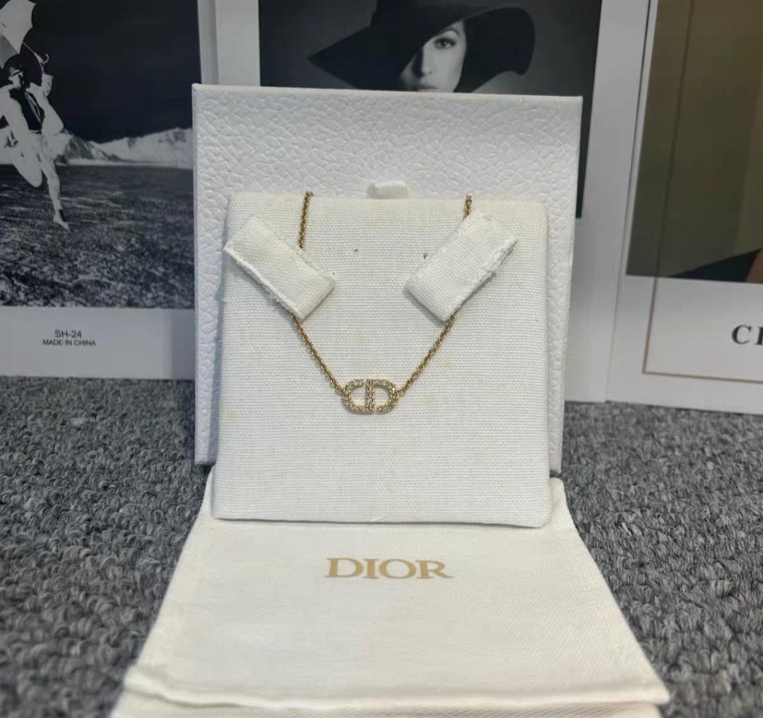 dior ネックレス