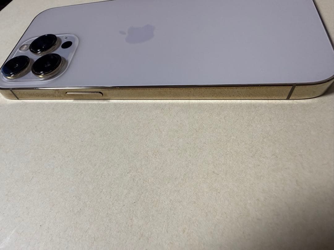 iPhone 13 pro 128GB ゴールド（ケース2つ付属）