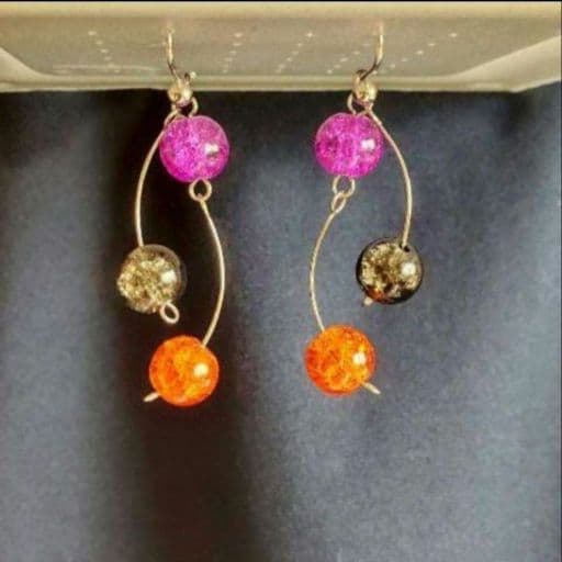 注文可能799円●3色ハンドメイド　ピアス　イヤリング可能●他色可●カニカン可能
