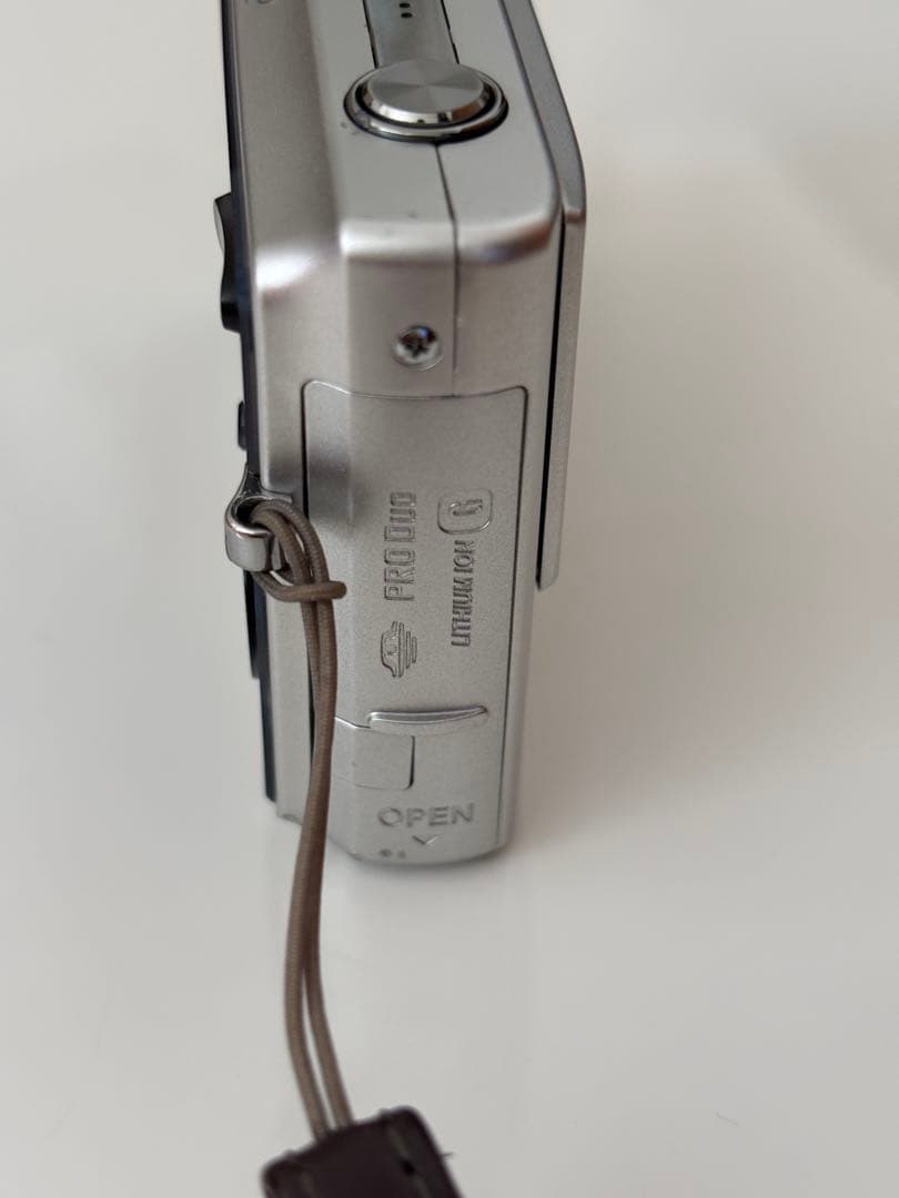 デジタルカメラ【付属品多数】Cyber-shot DSC-T20