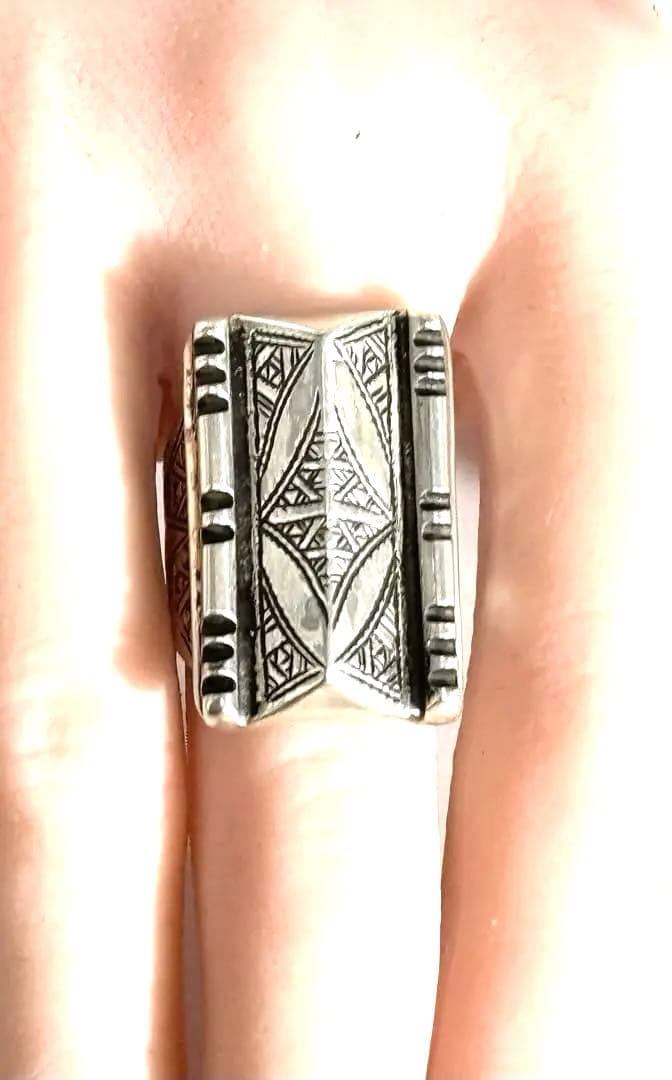 トゥアレグ族　ハンドメイド　さシルバーリング　　(２)