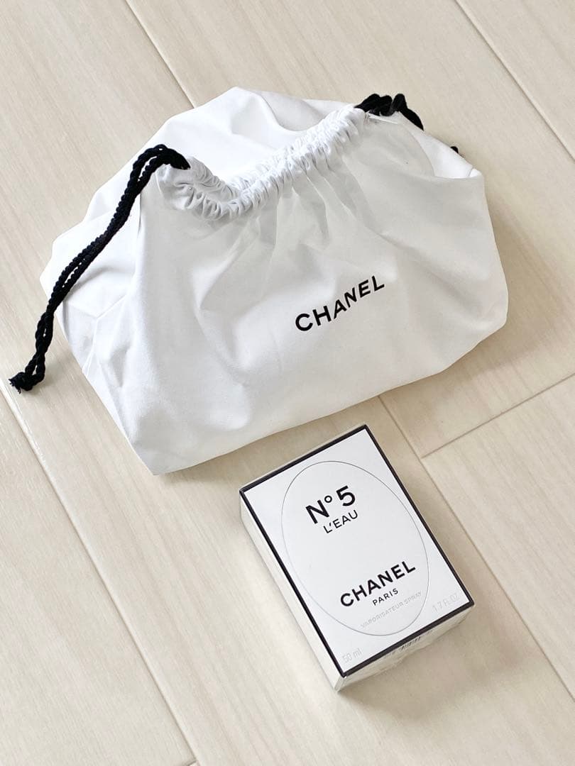 【特別限定品】未開封　CHANEL N°5 L'EAU 香水　巾着ポーチ付き