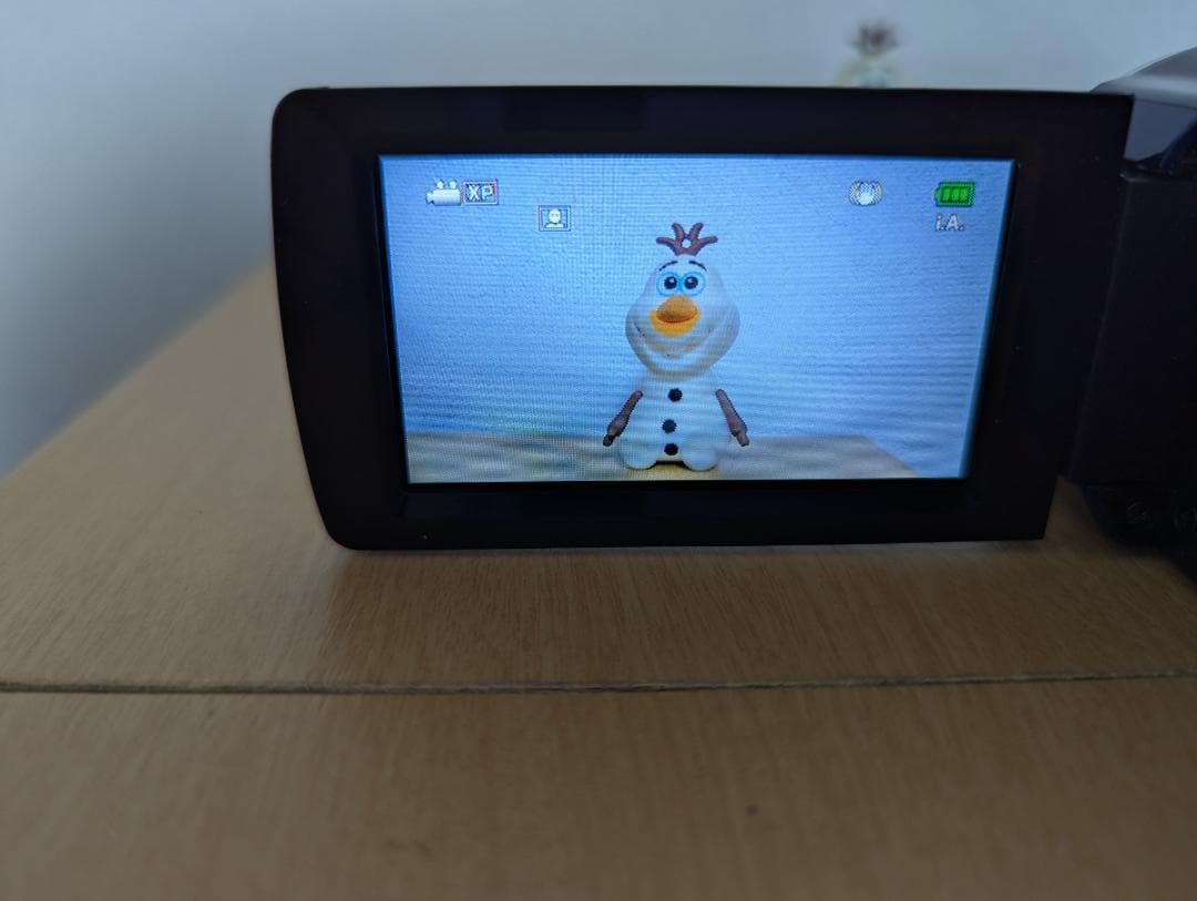 人気のロイヤルブルーJVC ビデオカメラ