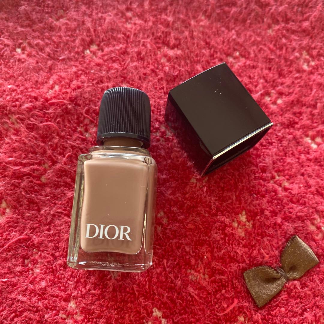Dior ネイルカラー と、口紅644