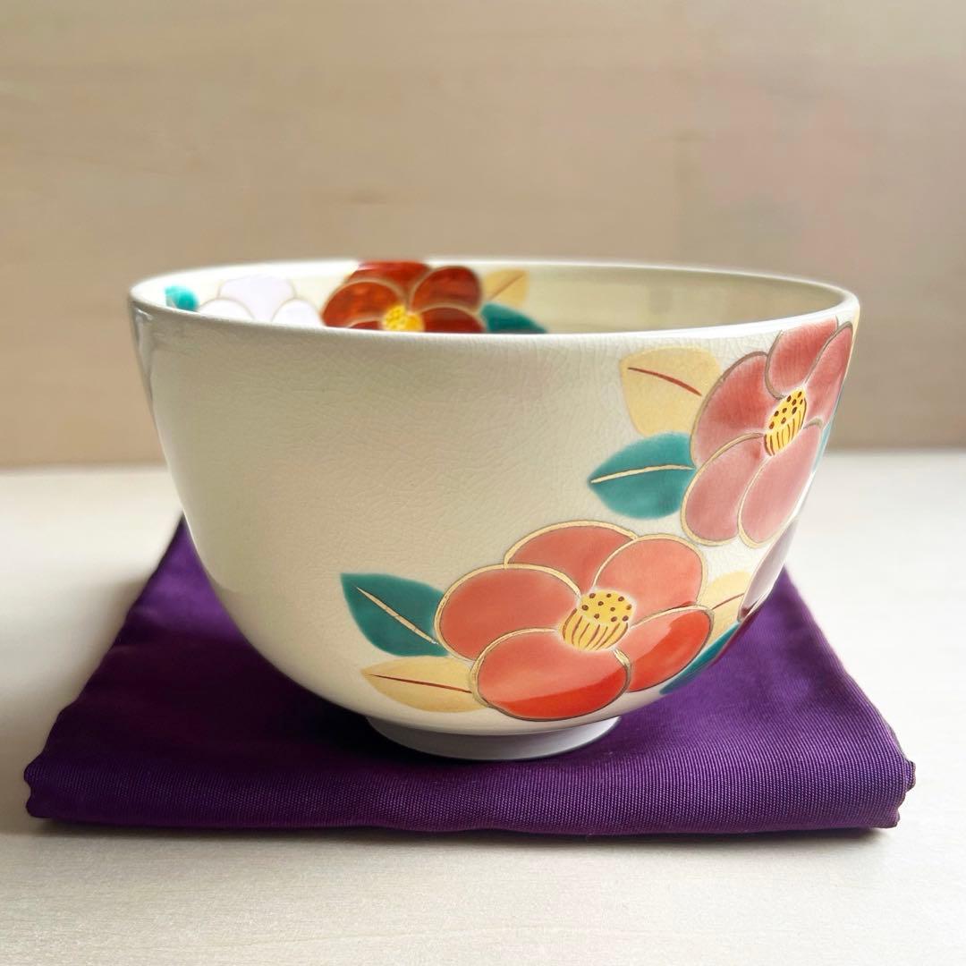 京焼　色絵　五色彩　椿　抹茶茶碗