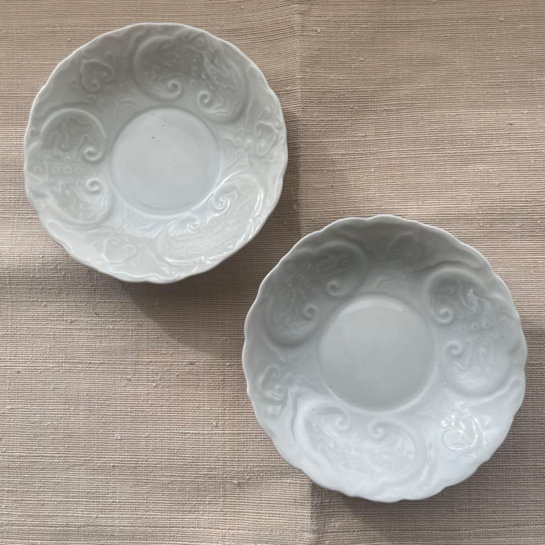 骨董 白磁 陽刻 小皿 2枚セット ひな祭りにも