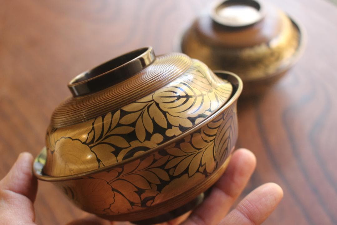 極小傷あり！風情ある千筋糸目に極上桐花蒔絵の映えるお椀2点（検輪島塗懐石椀雑煮椀