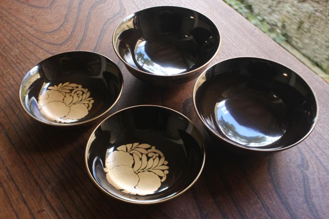 極小傷あり！風情ある千筋糸目に極上桐花蒔絵の映えるお椀2点（検輪島塗懐石椀雑煮椀