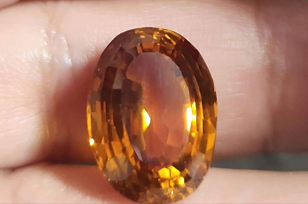 特大イエローサファイア 14.140ct