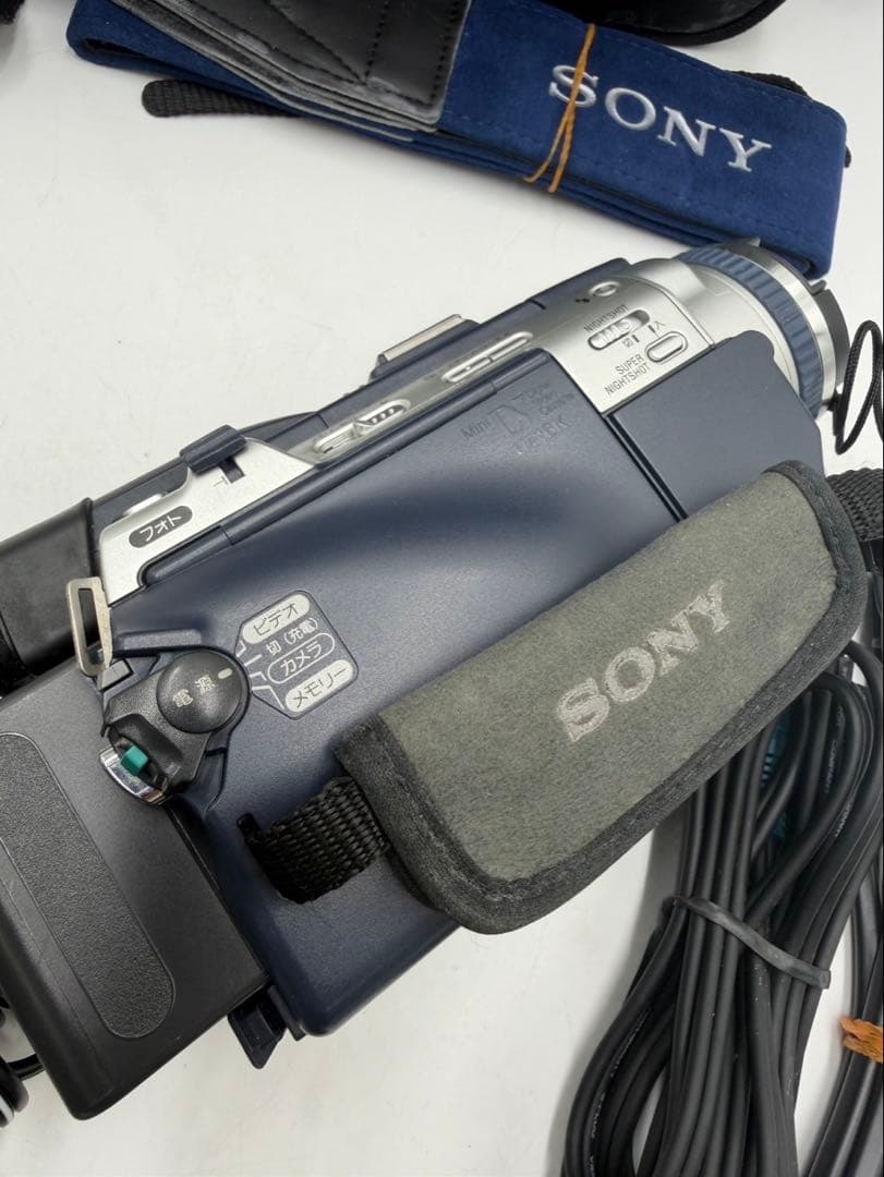 ソニーデジタルビデオカメラ　SONY DCR-TRV30