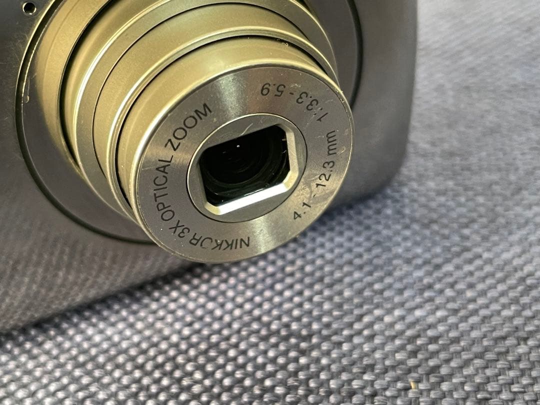 Nikon Coolpix S01 コンパクトデジタルカメラ（動作未確認）