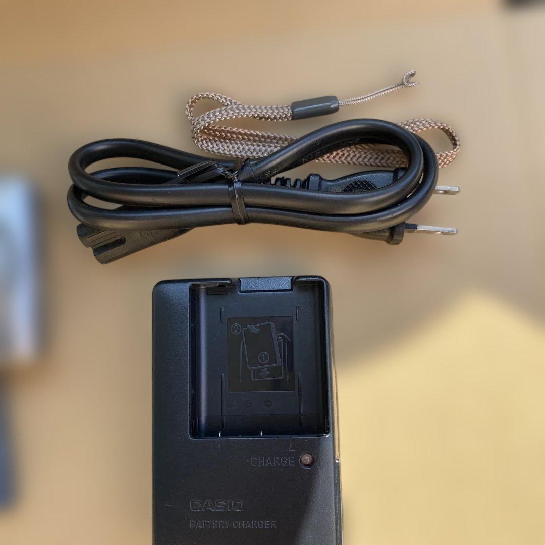 CASIO EXILIM EX-Z2000 コンパクトデジタルカメラ デジカメ