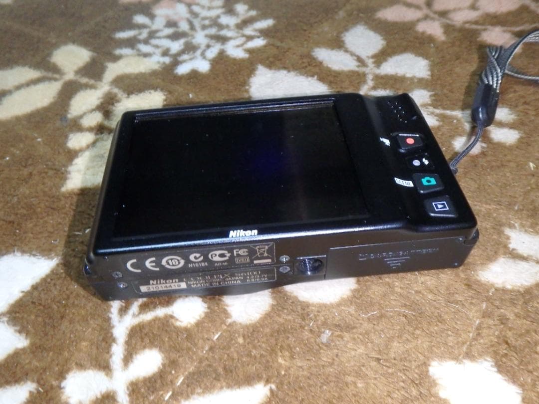 動作品 NIKON S6100 COOLPIX デジタルカメラ 難