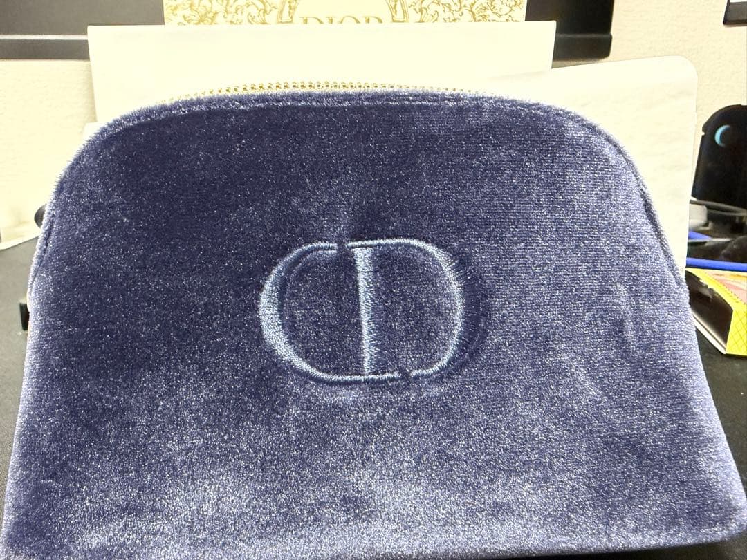 Dior ホリデーオファー　2023