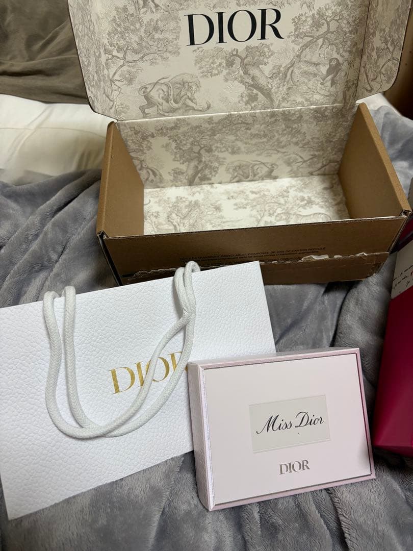 Miss Dior ワードローブセット(オンライン限定)