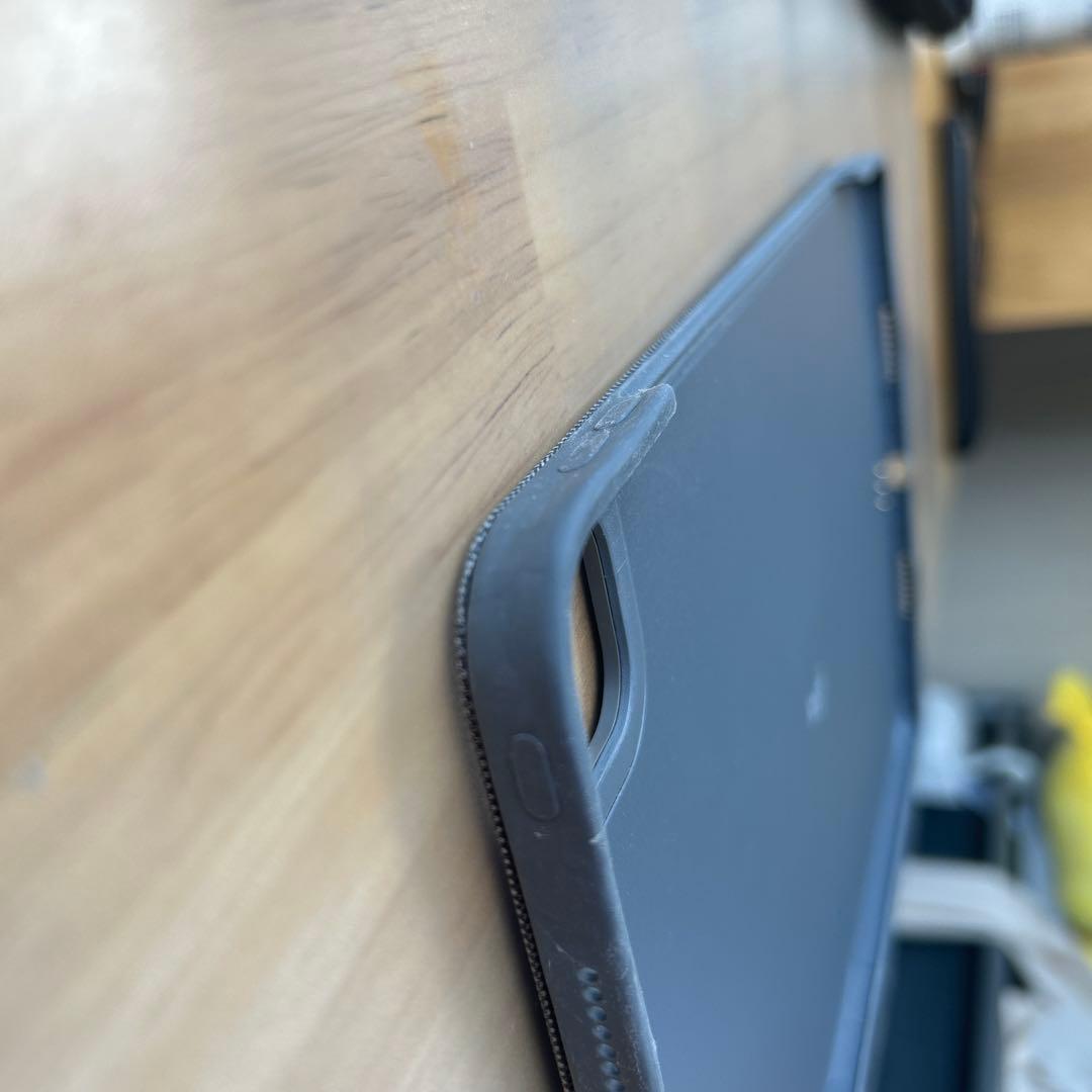 iPadアクセサリー logitech Combo Touch for iPad Pro 11