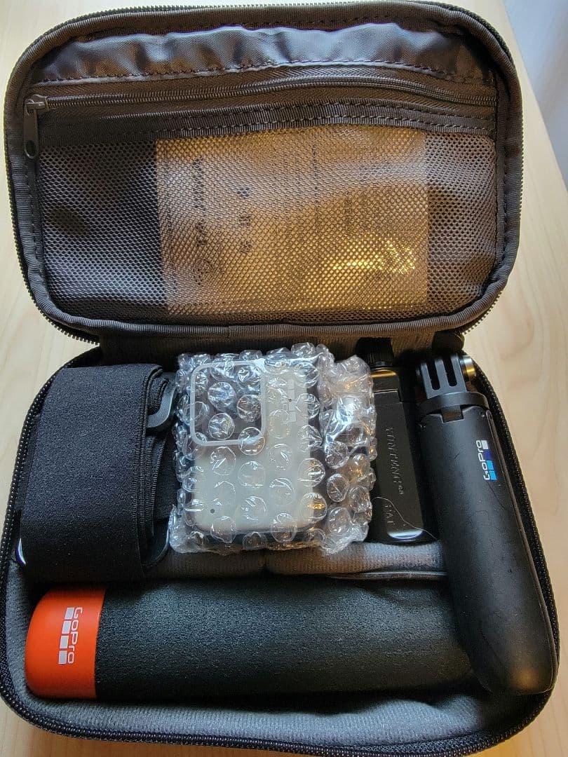 GoPro HERO7 WHITE 【本体 + アクセサリ－パッケージ】