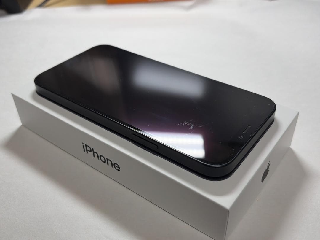 iPhone12本体 64GB Black 未使用付属品あり　最大容量77%