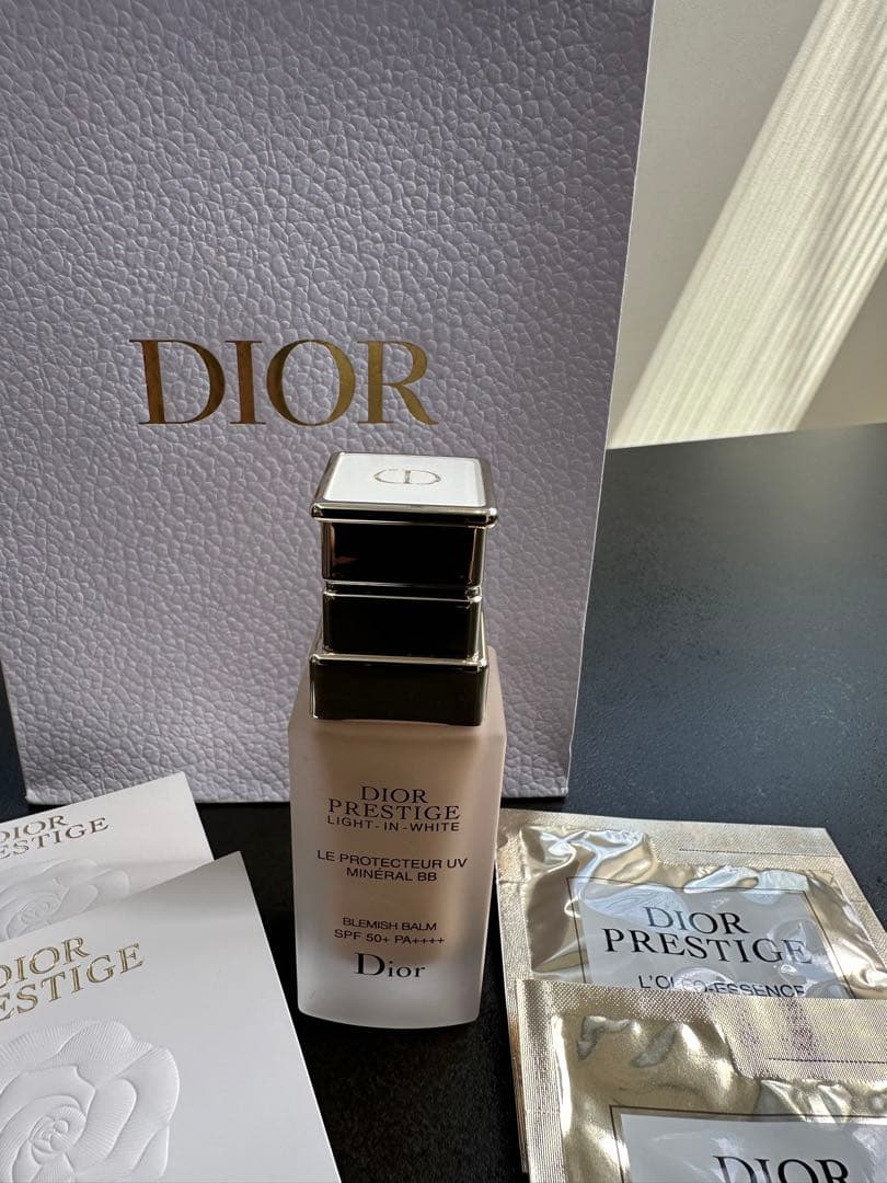 Dior プレステージホワイトルプロテクター UVミネラルBB 01