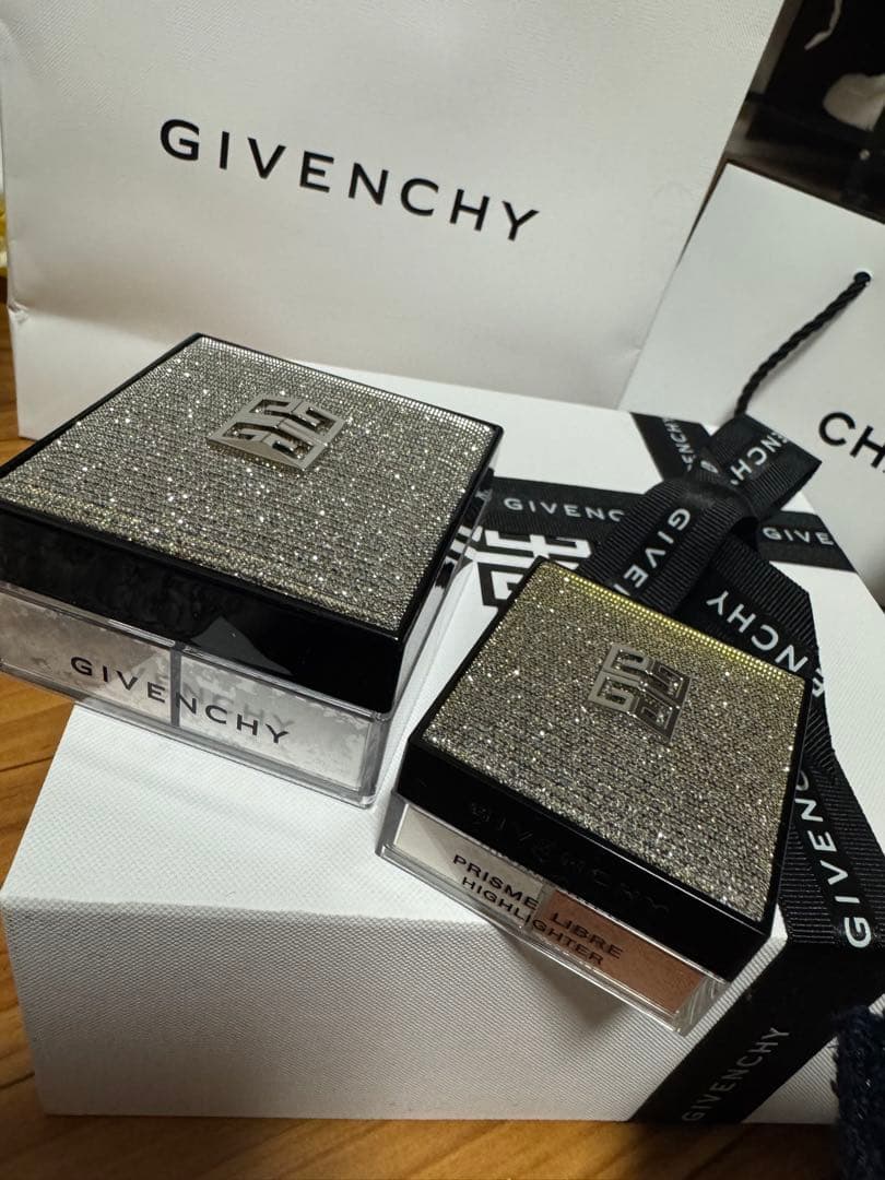 GIVENCHY PRISME LIBRE xmas限定パウダー ジバンシィ新品