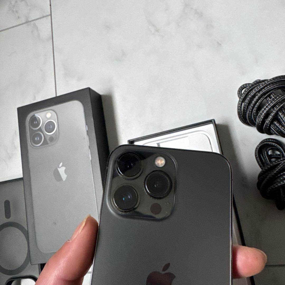 美品！ iPhone 13 Pro 128GBグラファイト 本体 SIMフリー