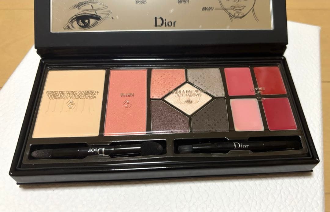 ディオールクチュールパレット（オンラインブティック限定品）
