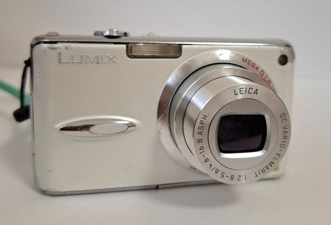 パナソニック Panasonic LUMIX DMC-FX01 デジタルカメラ