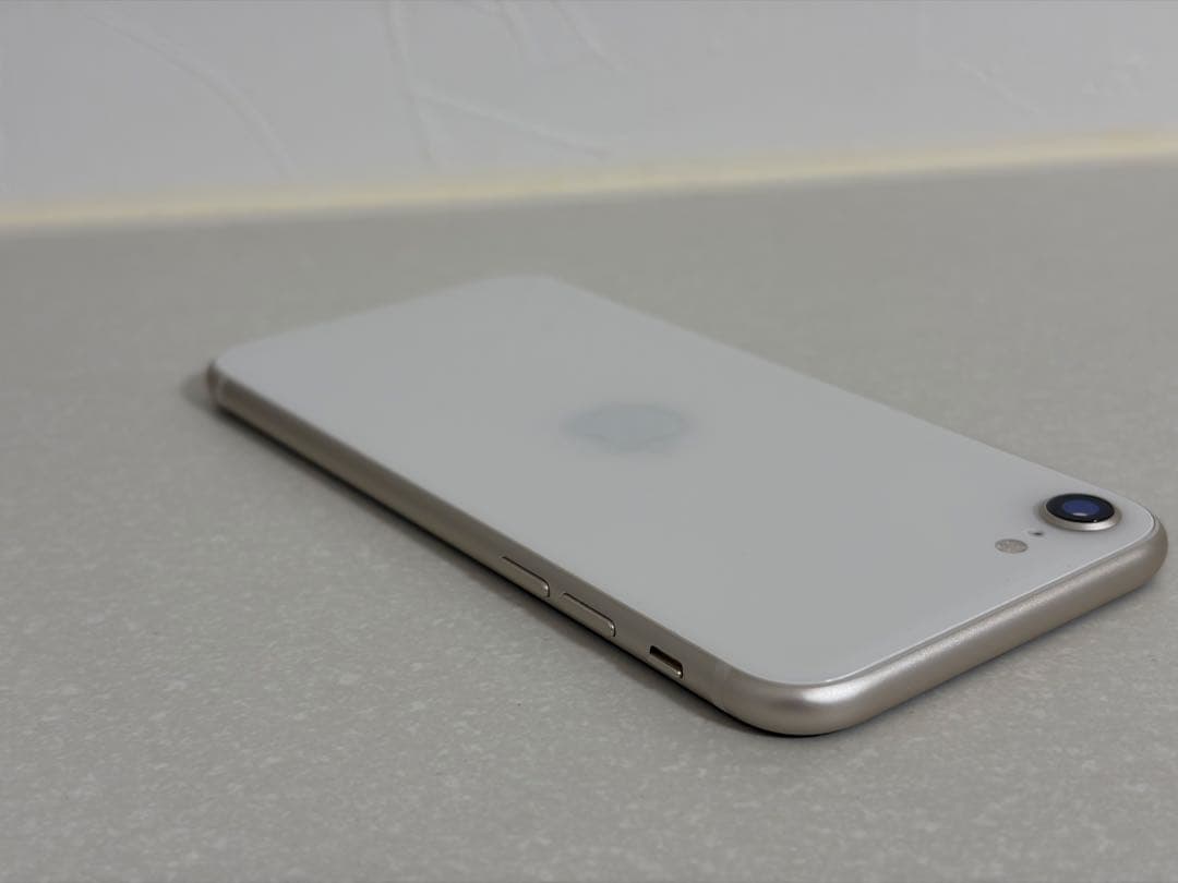美品◆iPhone SE3 第3世代　64GB　SIMフリー　画面割れなし！
