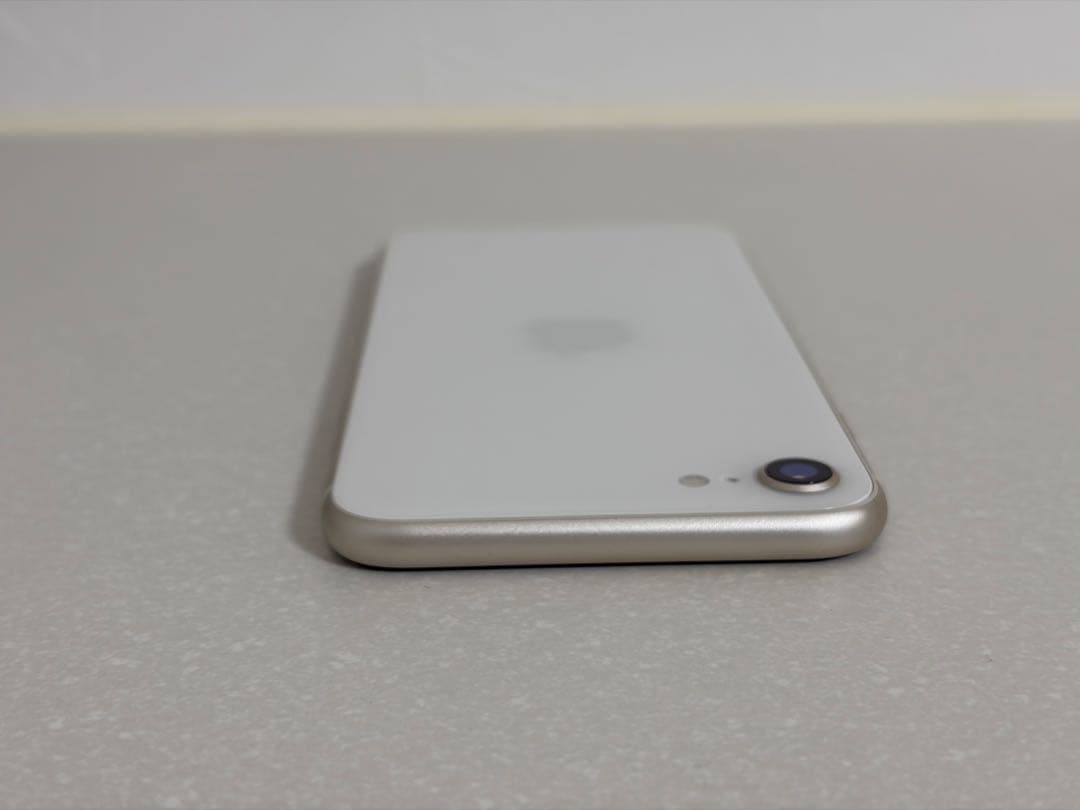 美品◆iPhone SE3 第3世代　64GB　SIMフリー　画面割れなし！