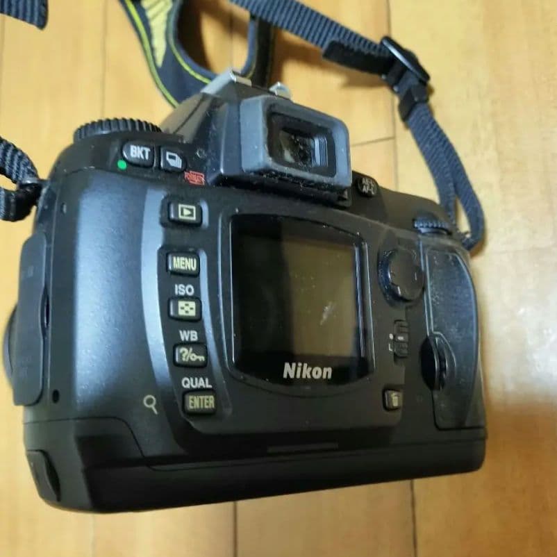 デジタル一眼レフカメラ(Nikon D70)：バッテリー(２個)セット