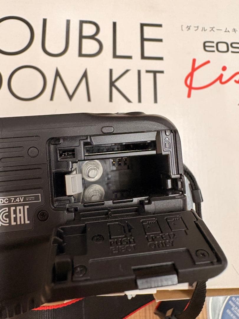 Canon EOS Kiss X7 ダブルズーム　レンズキット　一眼レフ