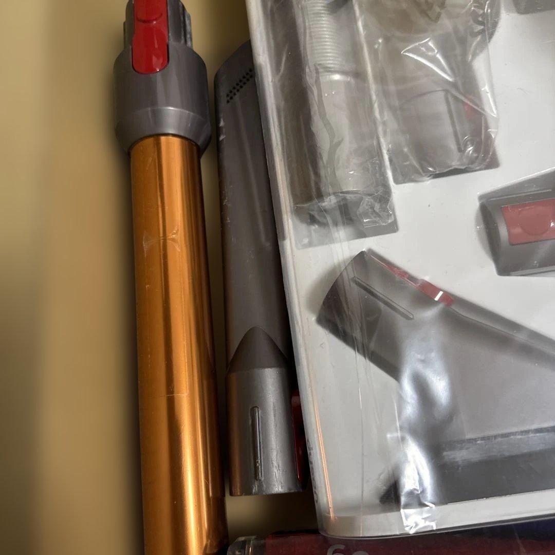 ダイソンSV12コードレスクリーナー　ジャンク品　dyson sv12 パーツ