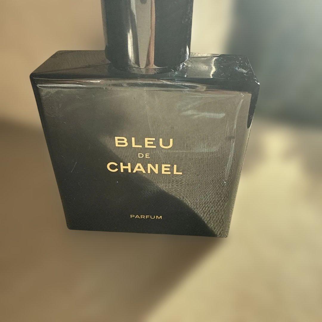 Bleu de Chanel perfume 香水　シャネル