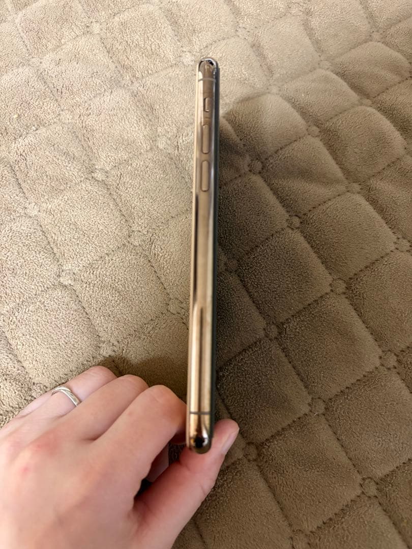iPhone11pro ゴールド　64gb SIMロック解除済み
