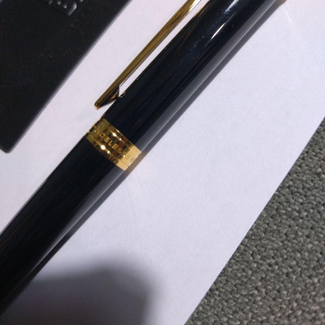 MontBlanc 黒 万年筆 14金ペン先 専用ケース付き　未使用品