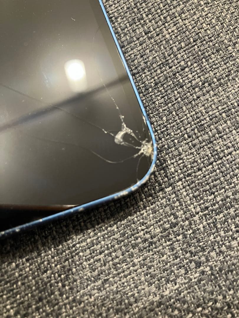 iPhone13 256GB 画面割れあり