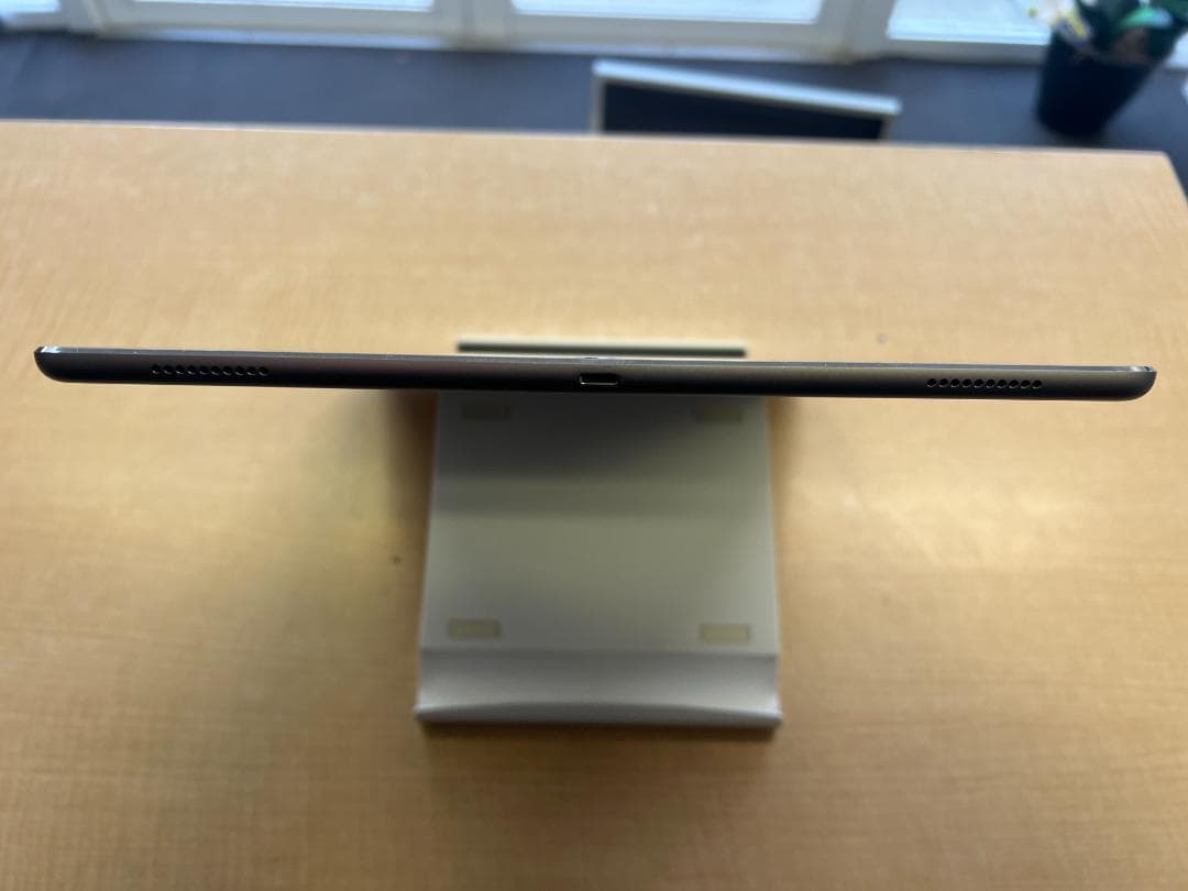 【ip-2】ショップ展示品 iPad Pro（2世代） 12.9インチ 64GB