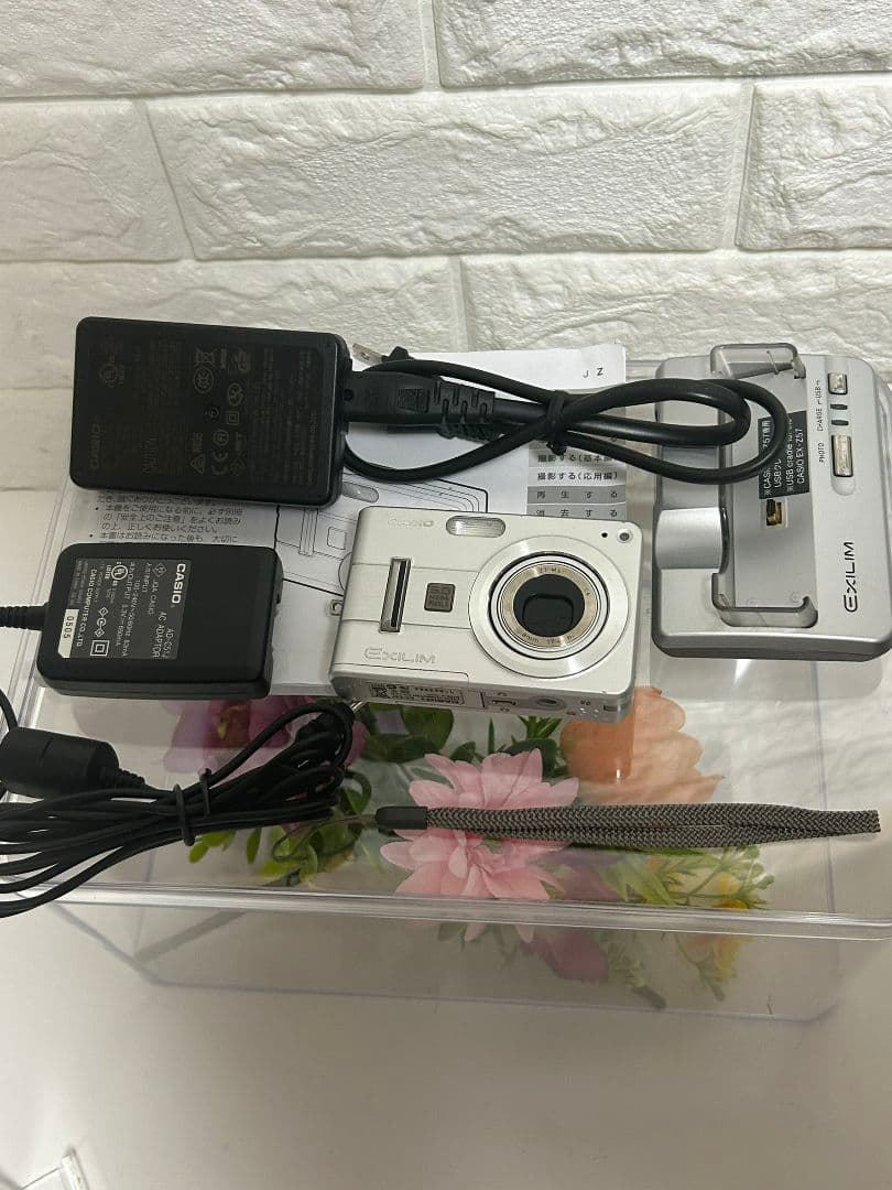 CASIO EXILIM ZOOM EX-Z57　シルバー デジカメ　カシオ