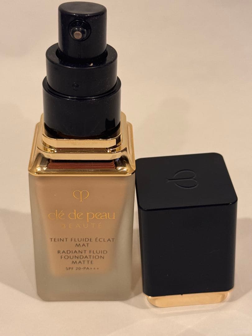 クレドポーボーテ テイント フリュイド エクラ マット 35ml オークル00