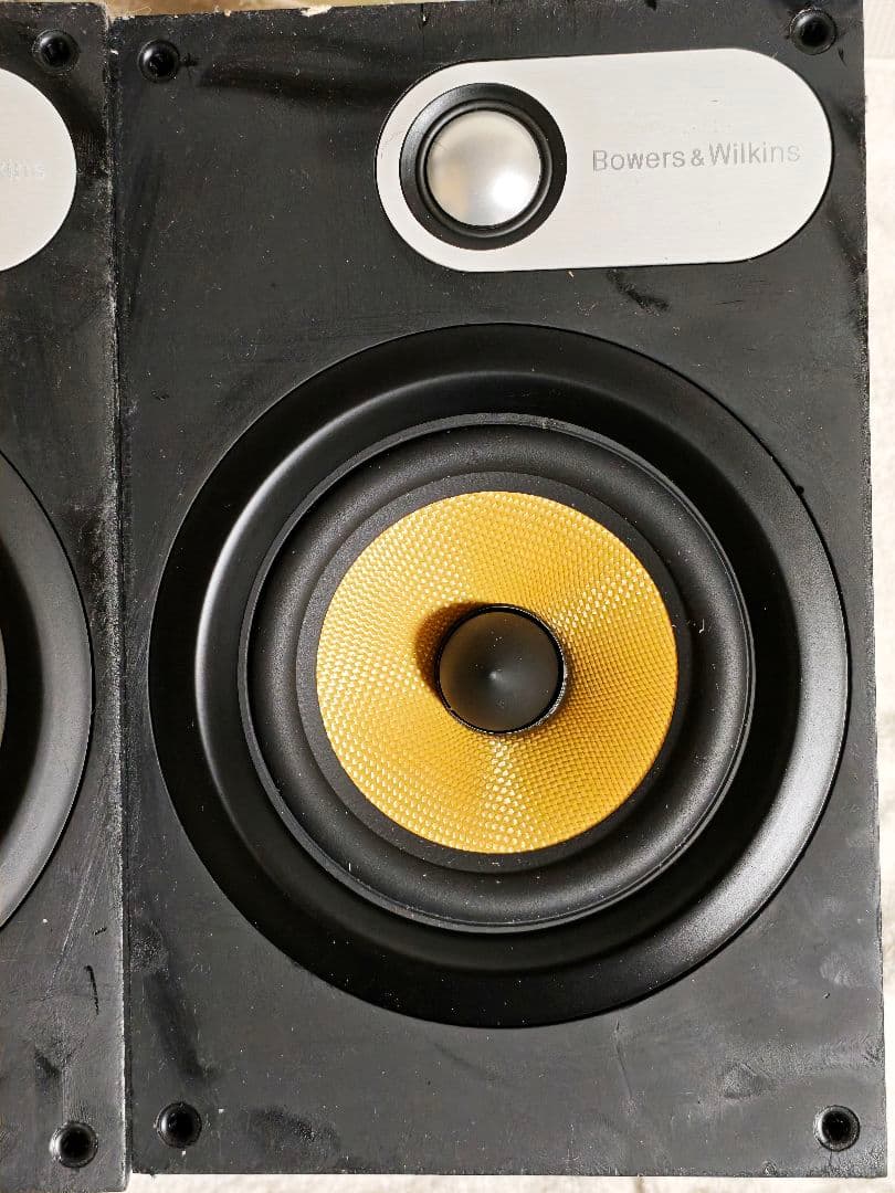 Bowers & Wilkins B&W 686 ブックシェルフスピーカー