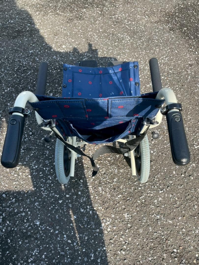 A◆カワムラサイクル　コンパクト　車椅子　ノーパンクタイヤ　旅ぐるま　KA6