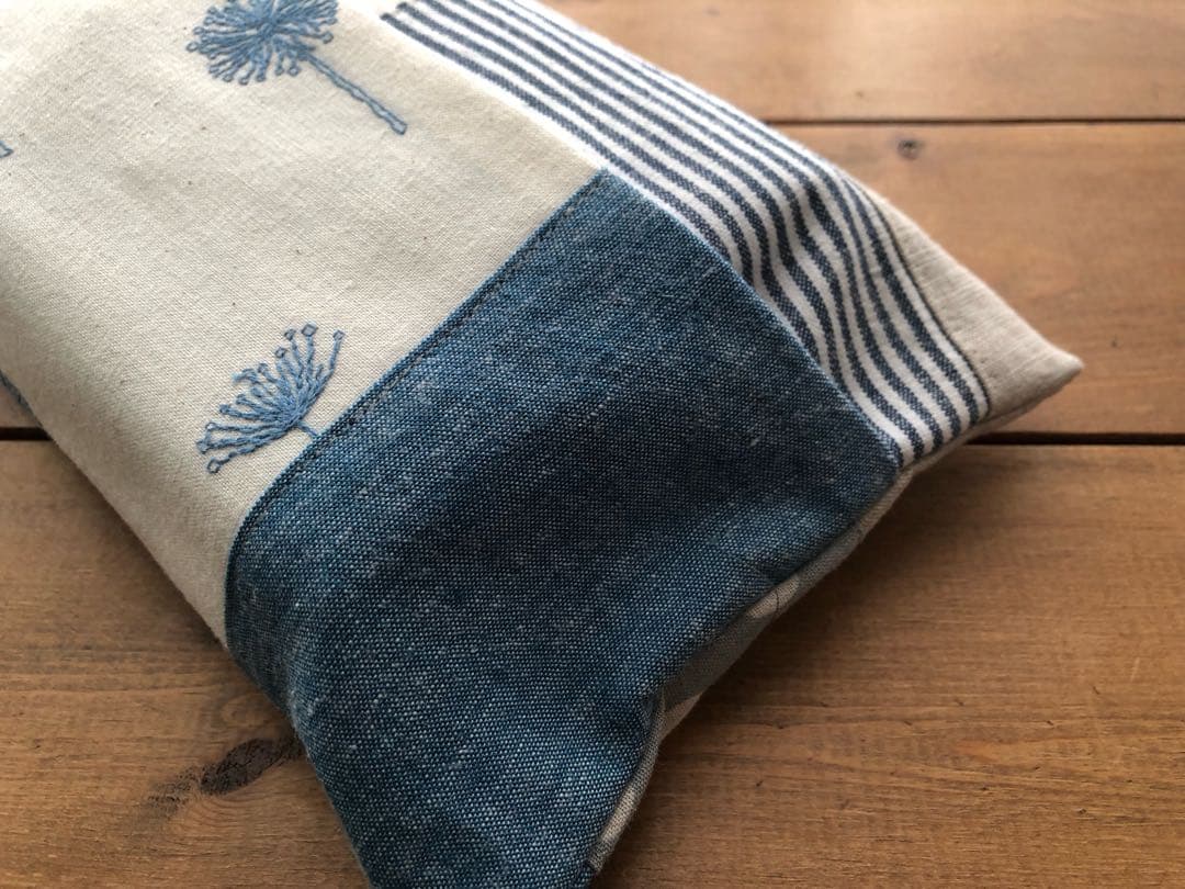 134.ティッシュカバー　ナチュラル　綿毛刺繍