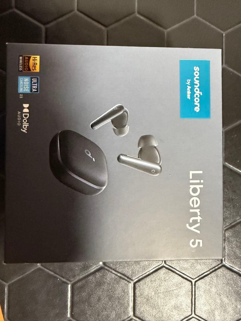 イヤホン Anker Liberty 5