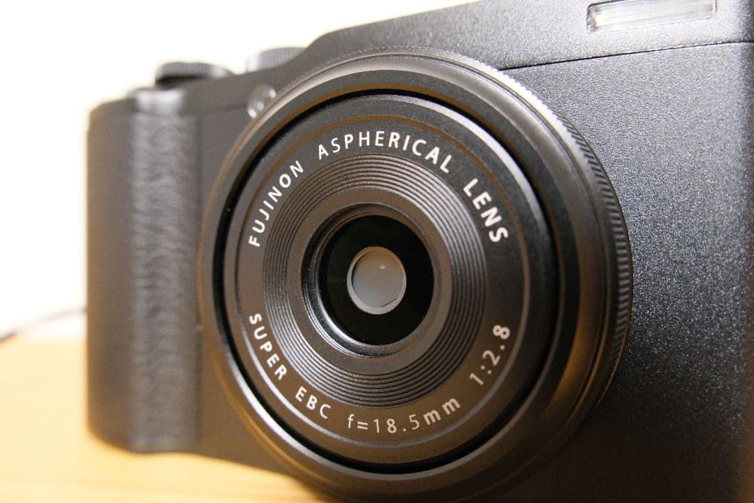 【美品】XF10 フジフイルム 高級コンデジ FUJIFILM