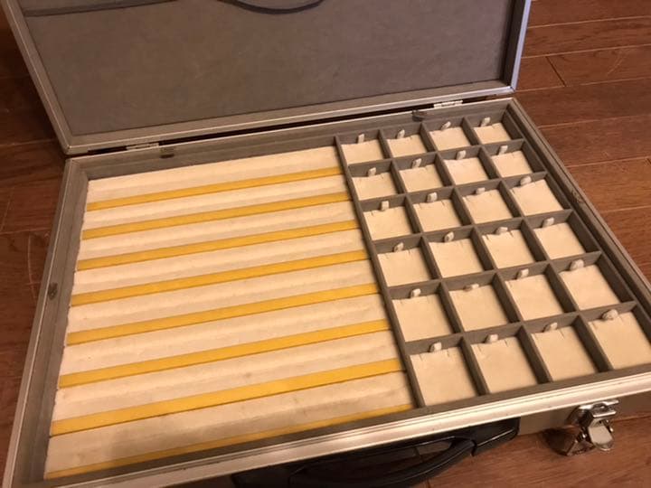 アクセサリー　アタッシュケース
