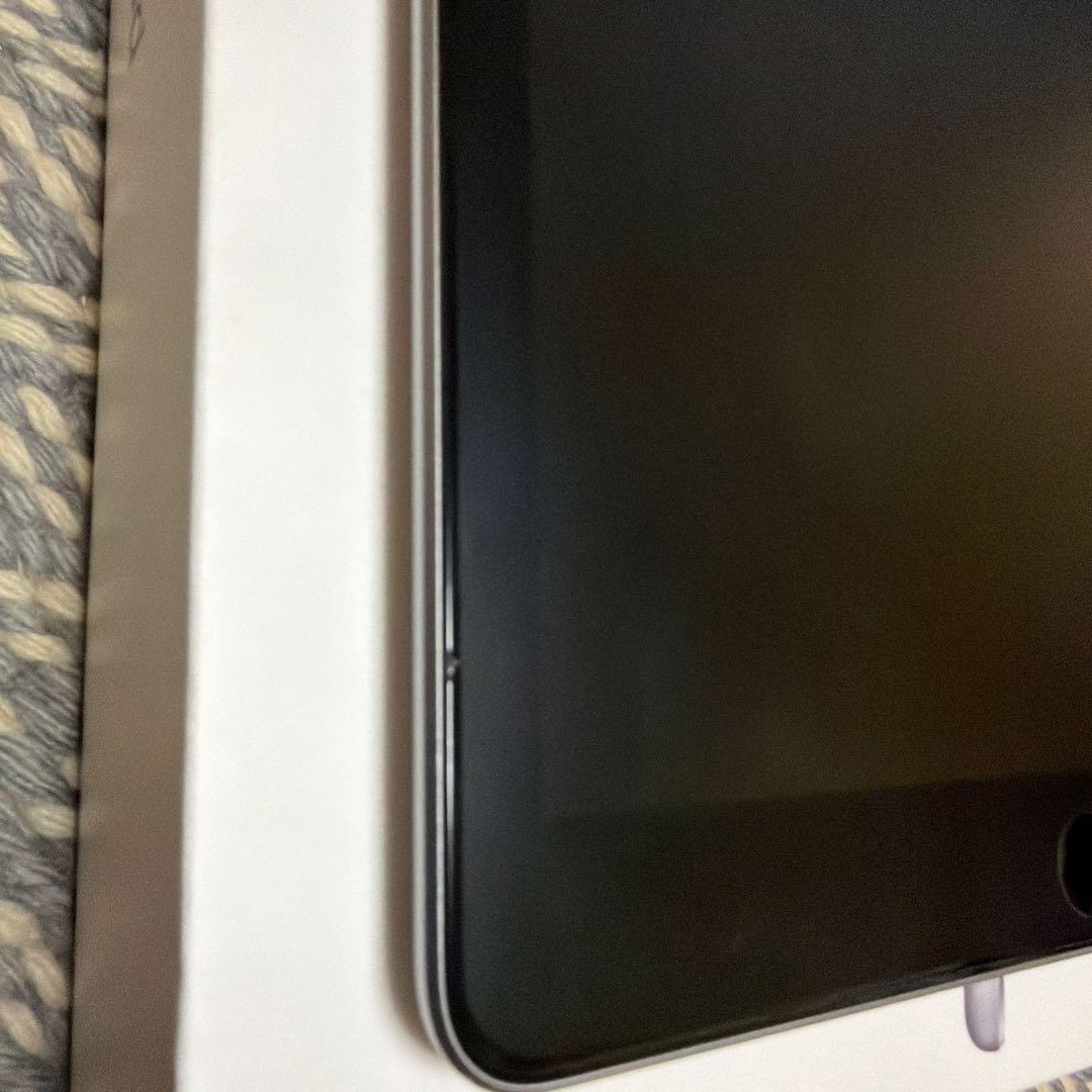 iPad 本体　第6世代　Wi-Fi+Cellular 32GB