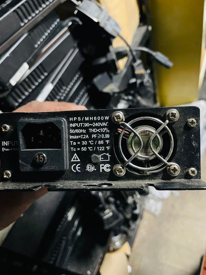 3点点200w&100wに変えられる NanoluxOG 600WBallast
