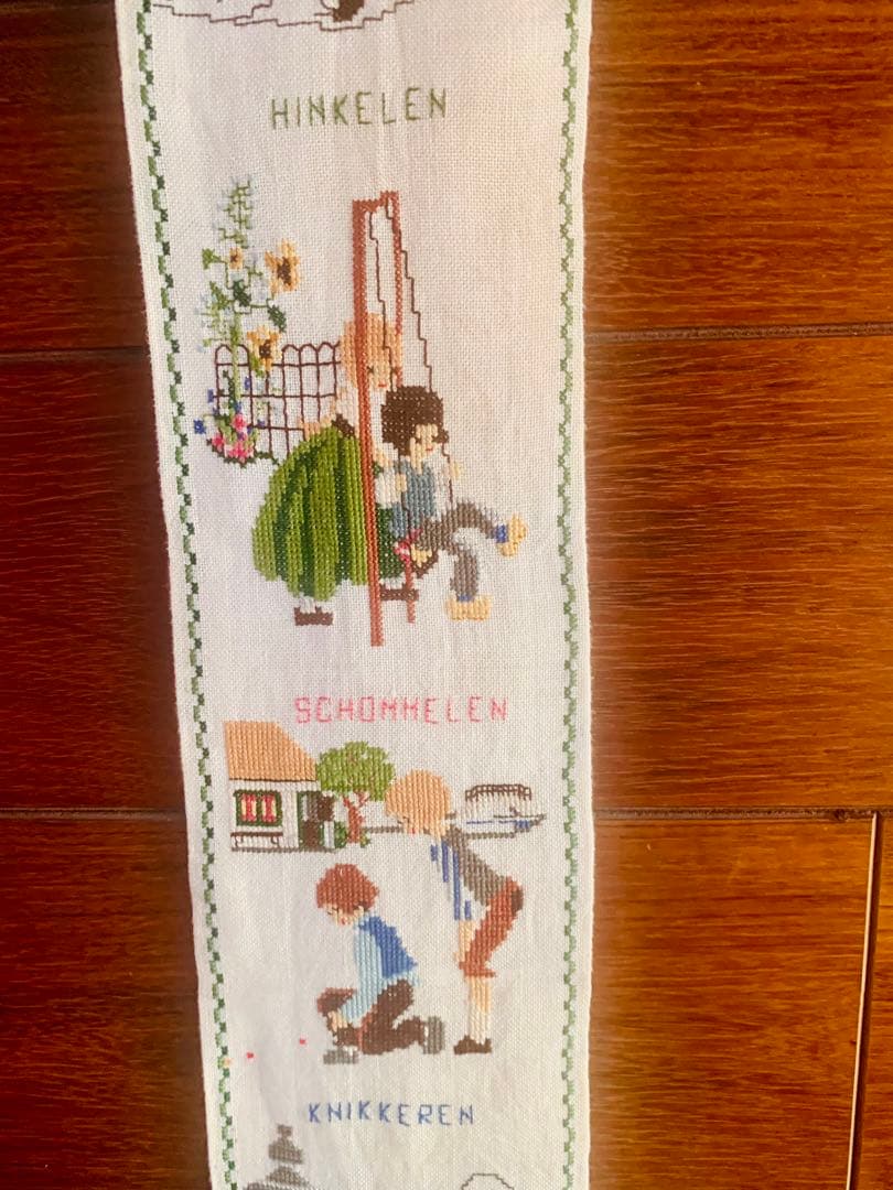 ヨーロッパ　蚤の市　クロスステッチ　タペストリー　刺繍